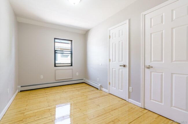 Building Photo - 1209 E 93rd St