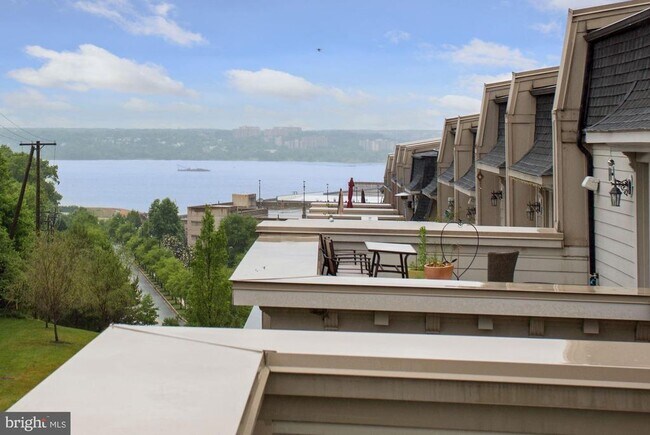 Building Photo - 603 Overlook Park Dr