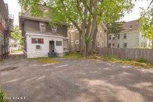 Building Photo - 558 Myrtle Ave