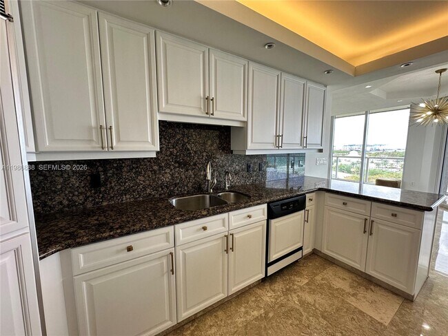 Building Photo - 6051 N Ocean Dr