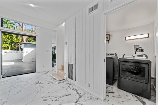 Building Photo - 1730 NE 137th Terrace