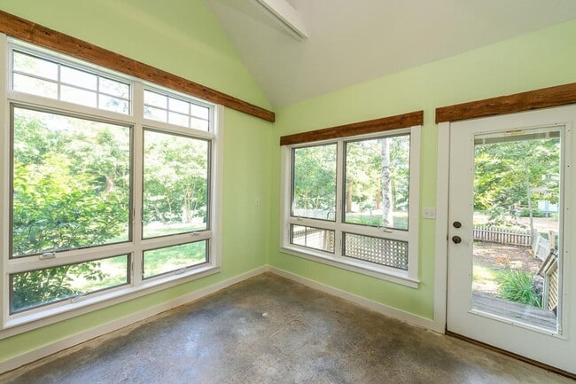 Building Photo - Gorgeous Harpswell Waterfront Property for...