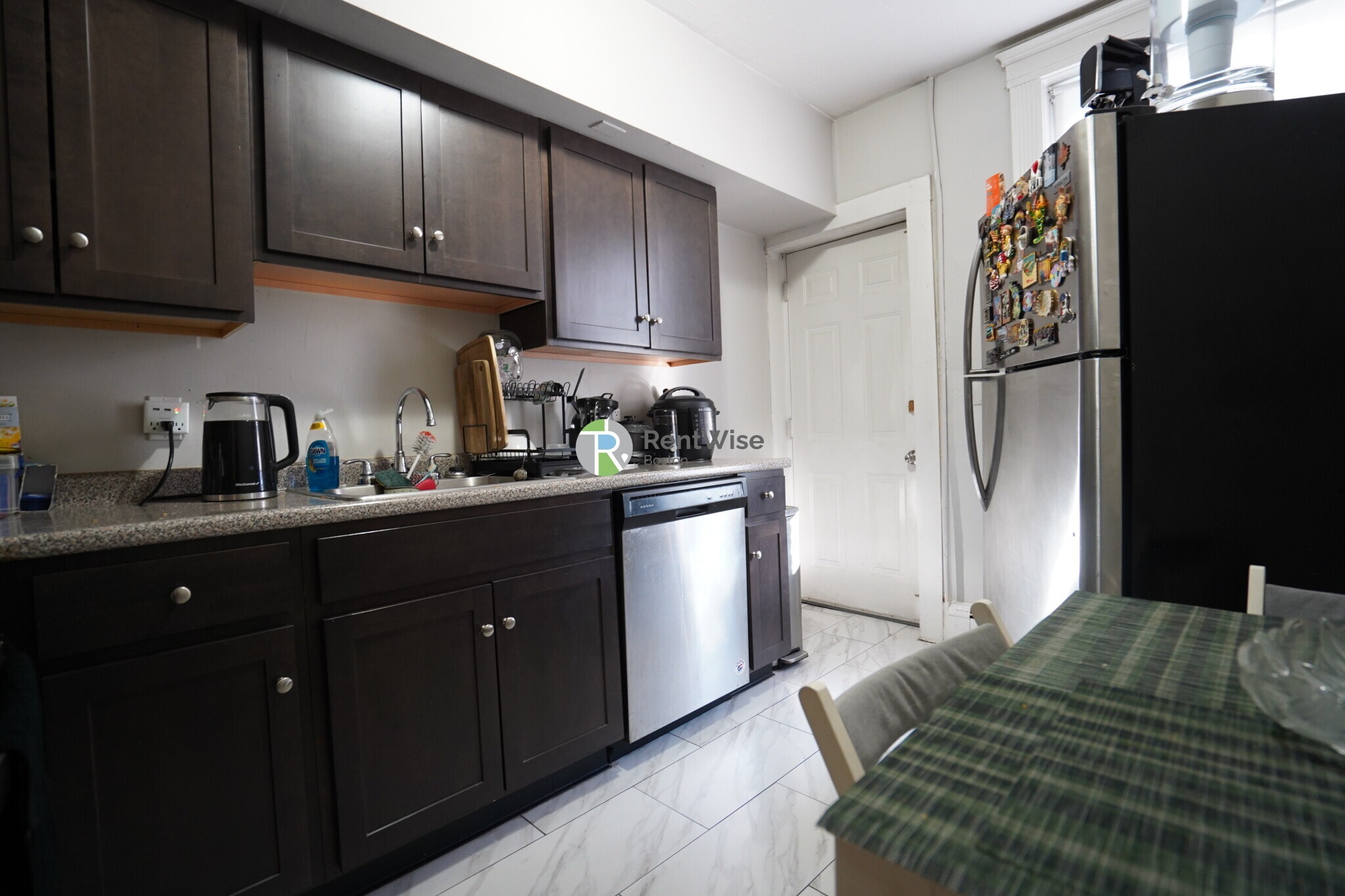 Building Photo - 81 Empire St