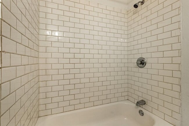 Building Photo - 1704 NW 33rd St