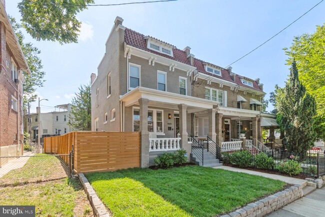 Building Photo - 4405 New Hampshire Ave NW