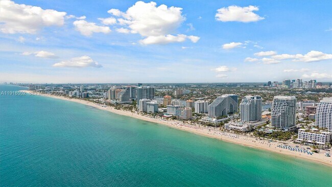 Building Photo - 3101 Bayshore Dr