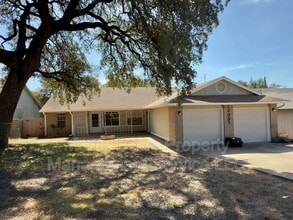 Building Photo - 12005 Arrowwood Dr