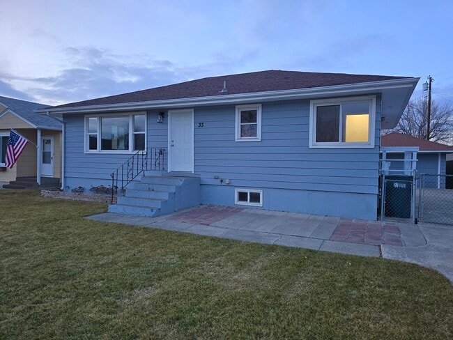 Building Photo - 33 Marshall Dr