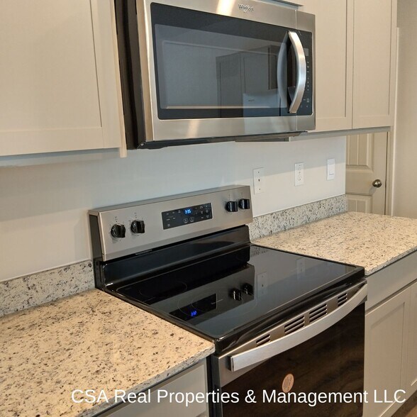 Building Photo - 8240 Bluewater Dr