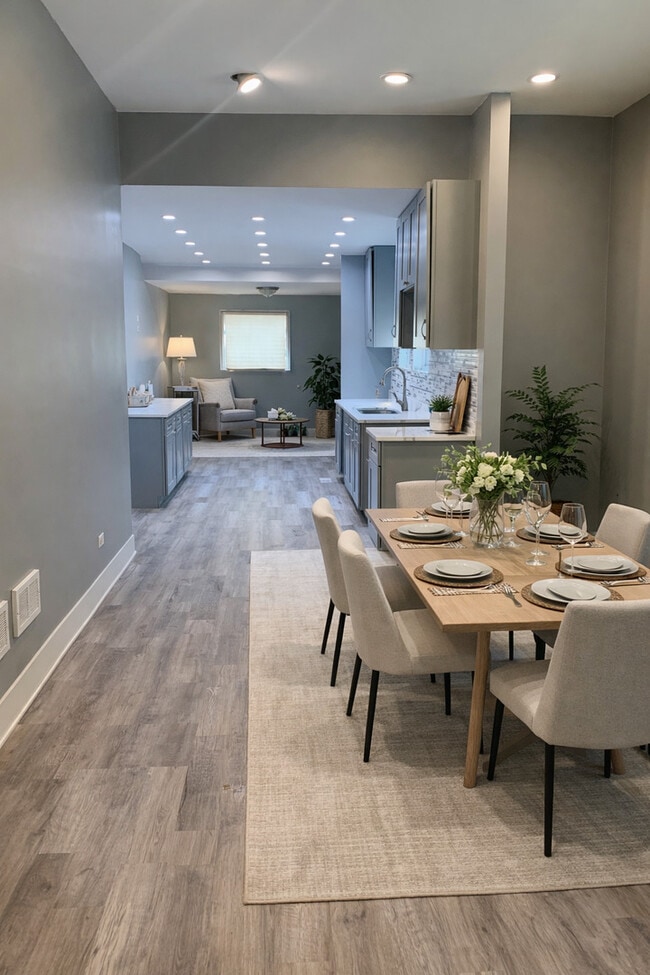 Building Photo - 9810 S Morgan St