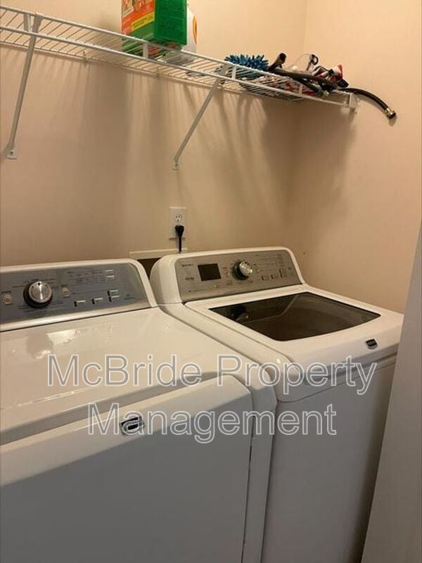Building Photo - 429 Snead Way