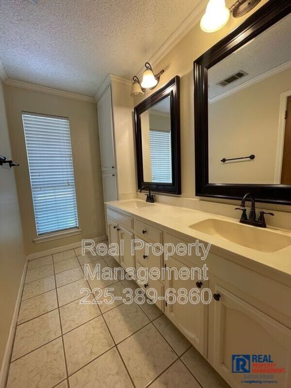 Building Photo - 1228 Beckenham Dr
