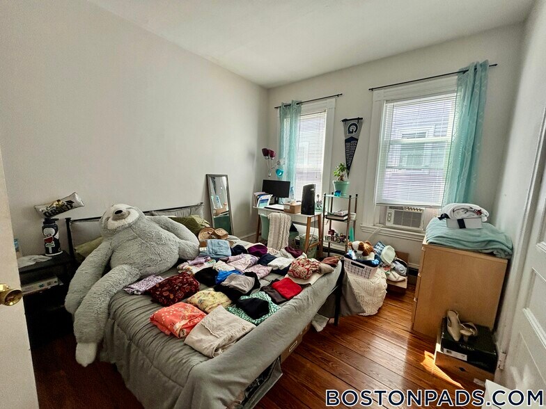 Building Photo - 2 Greenwood Terrace