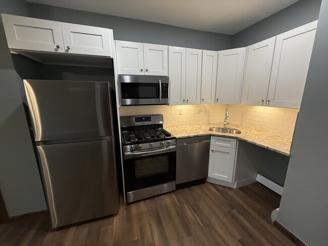 Building Photo - 237 Franklin Ave