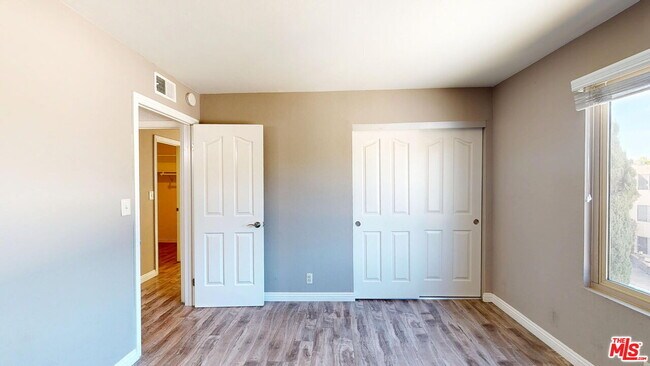 Building Photo - 65 Allen Ave