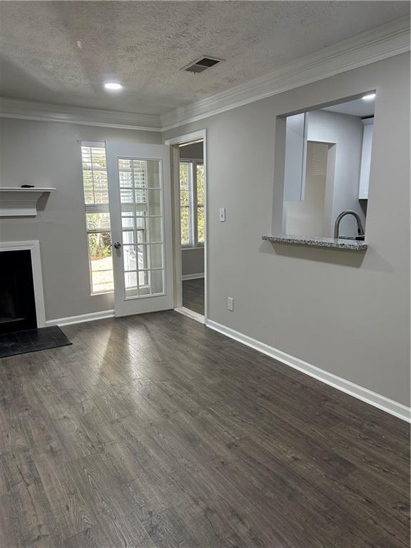 Building Photo - 126 Sterling Ct