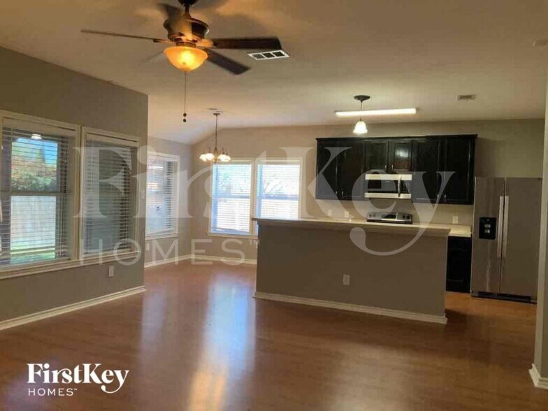 Building Photo - 3512 Big Horn Trail