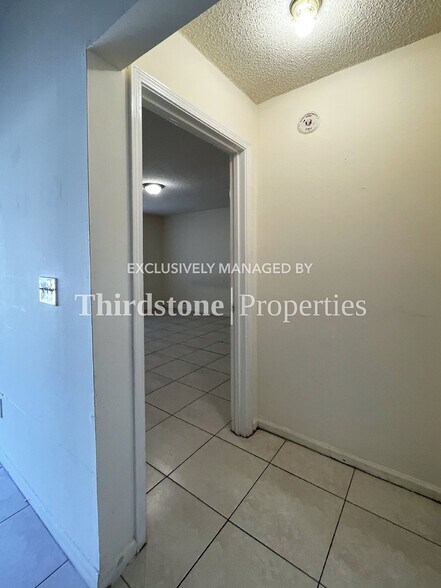 Building Photo - 5128 Indian Lakes Ct