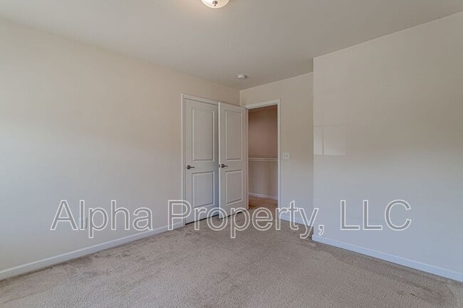 Building Photo - 308 Corday Ln