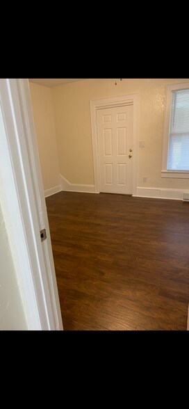 Building Photo - 1017 Tyler Ave