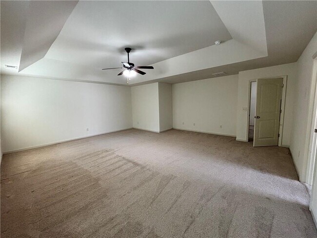 Building Photo - 609 Stonehurst Ln