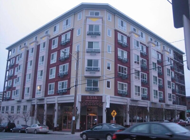 Building Photo - 668 S Lane St