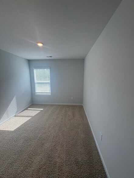 Building Photo - 3462 Firestone Dr