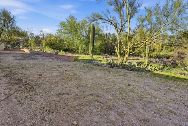 Building Photo - 2235 E Camino el Ganado