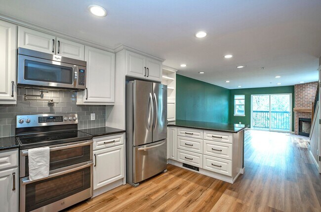 Building Photo - Wonderful 2-bedroom Townhome Style in Bothell, WA!