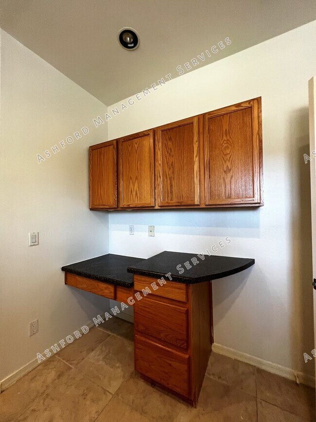 Building Photo - ***MOVE IN SPECIAL***BEAUTIFUL 4 BEDROOM P...
