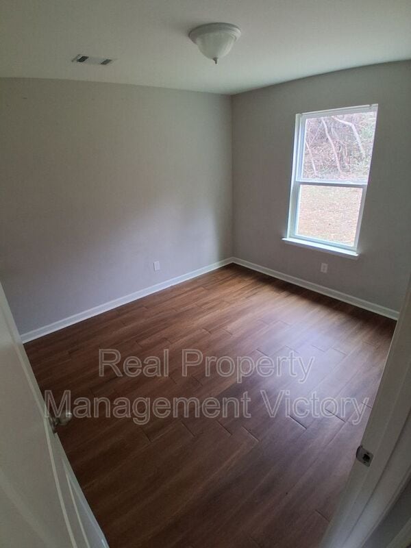 Building Photo - 3017 3rd Pl E