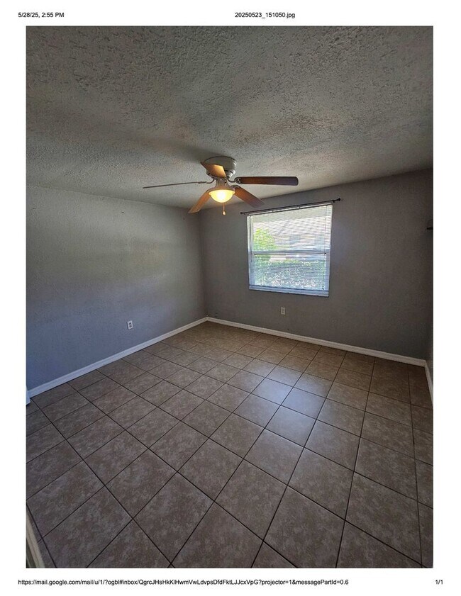 Building Photo - Spacious 2 Bedroom Apartment in Prime Loca...