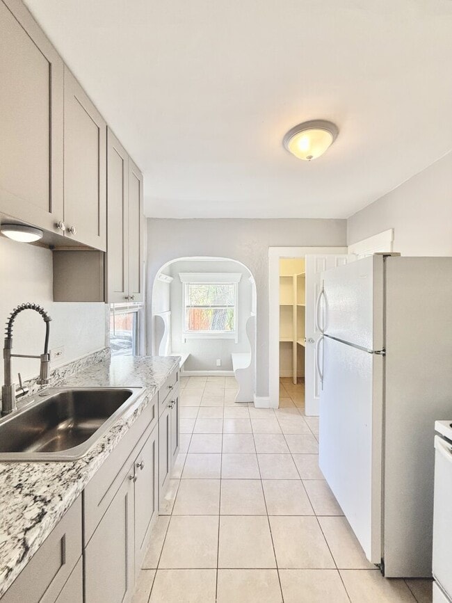 Building Photo - 1914 31st St S