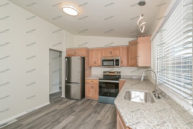 Building Photo - 1805 Aqueduct Dr