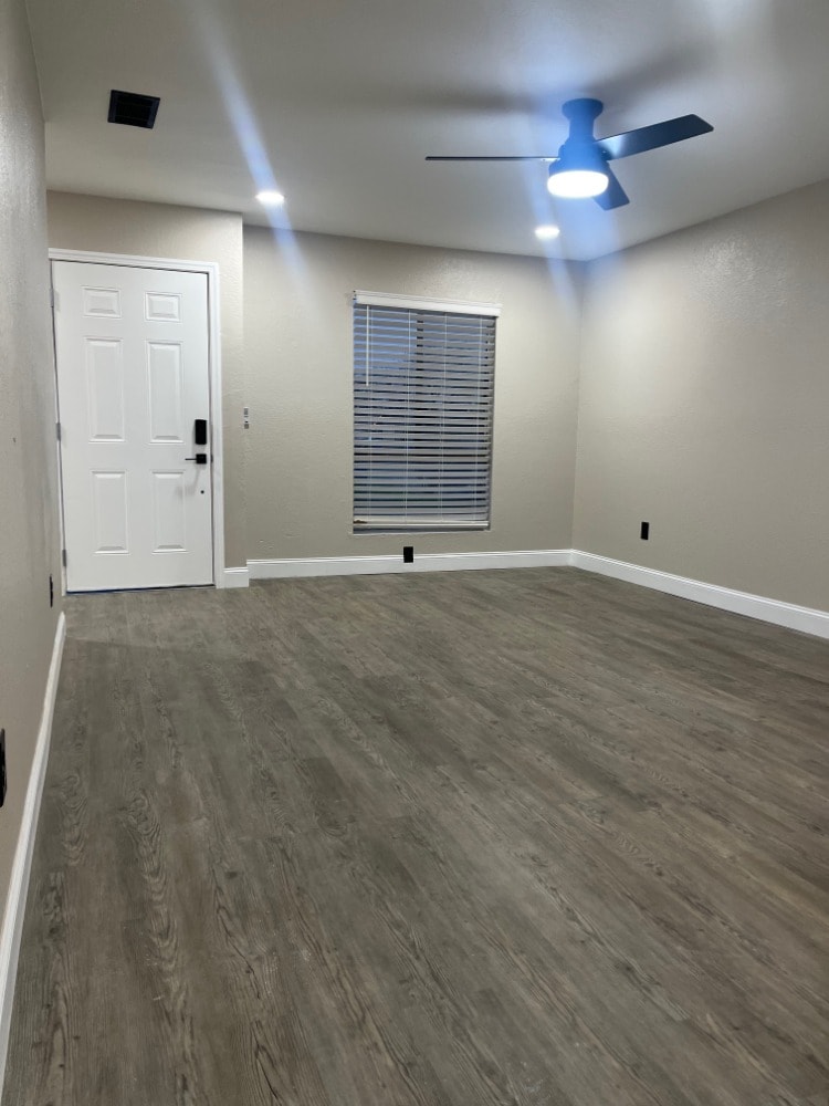 Building Photo - 1331 N Cloverleaf Pl