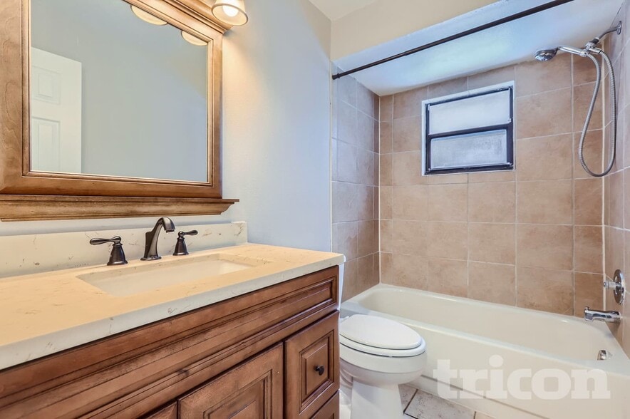 Building Photo - 6804 120th Pl