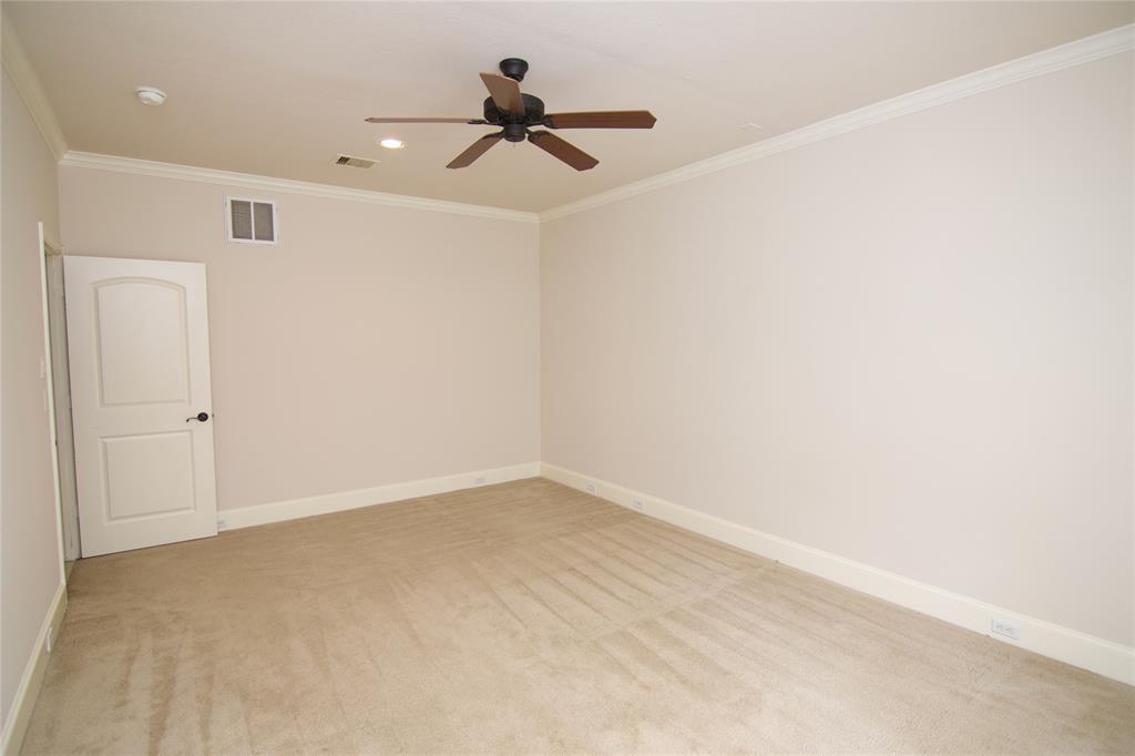 Building Photo - 6353 Richmond Ave