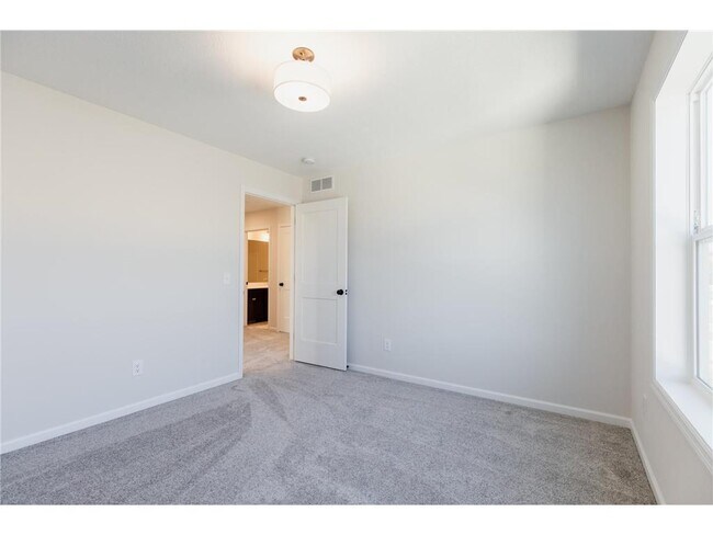 Building Photo - 10226 Arrowwood Path