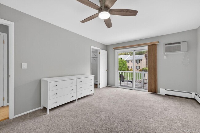 Building Photo - 31 Doxbury Ln