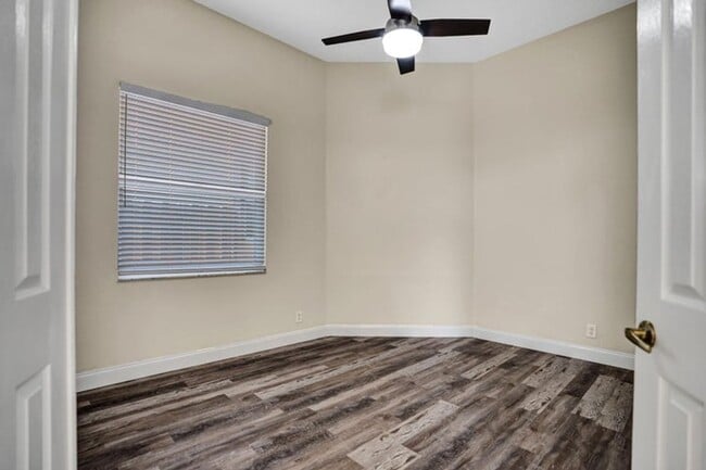 Building Photo - 16658 La Mesa Dr