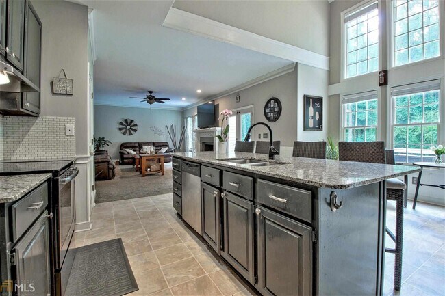 Building Photo - 208 Wysteria Ct