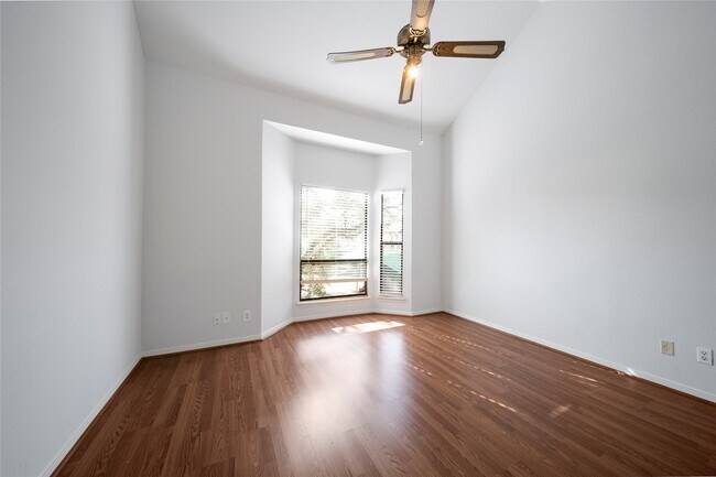 Building Photo - 4144 Greystone Way