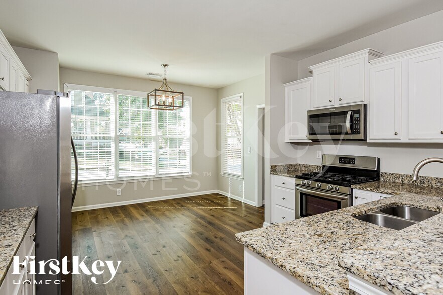 Building Photo - 112 Market Ln