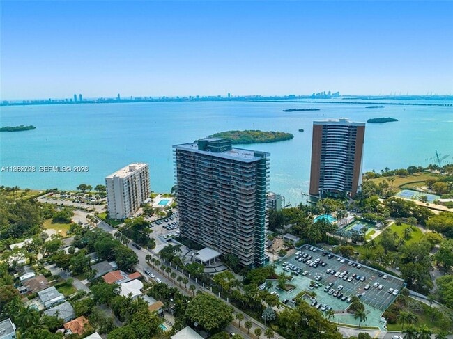 Building Photo - 780 NE 69th St