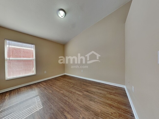 Building Photo - 5817 Mohr Loop