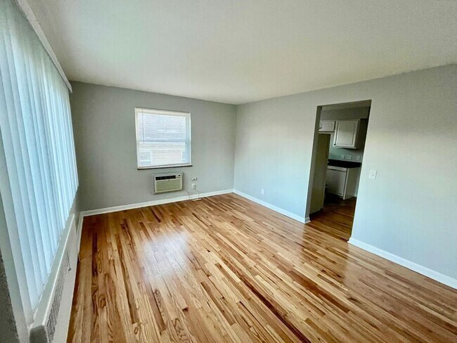 Building Photo - 2739 Lafeuille Ave