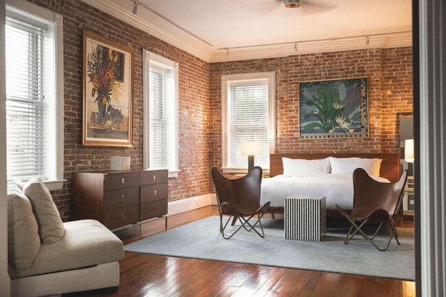 Building Photo - 536 Fleming St