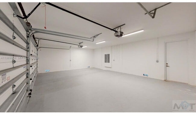 Building Photo - 16580 Sunset Way