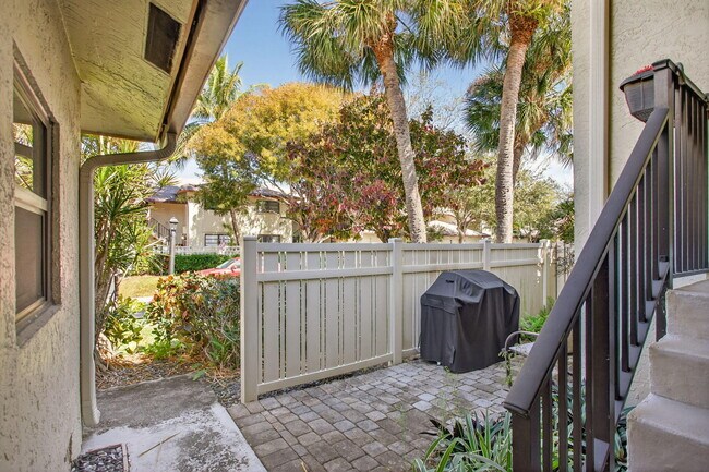 Building Photo - 1780 NE 39th Ct