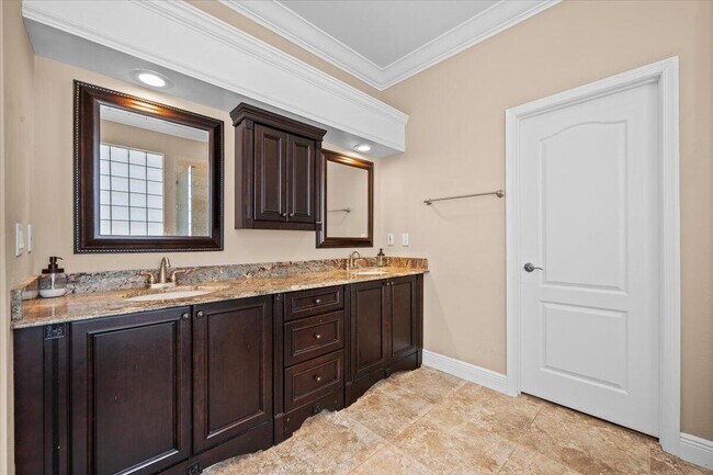 Building Photo - 83 Satinwood Ln